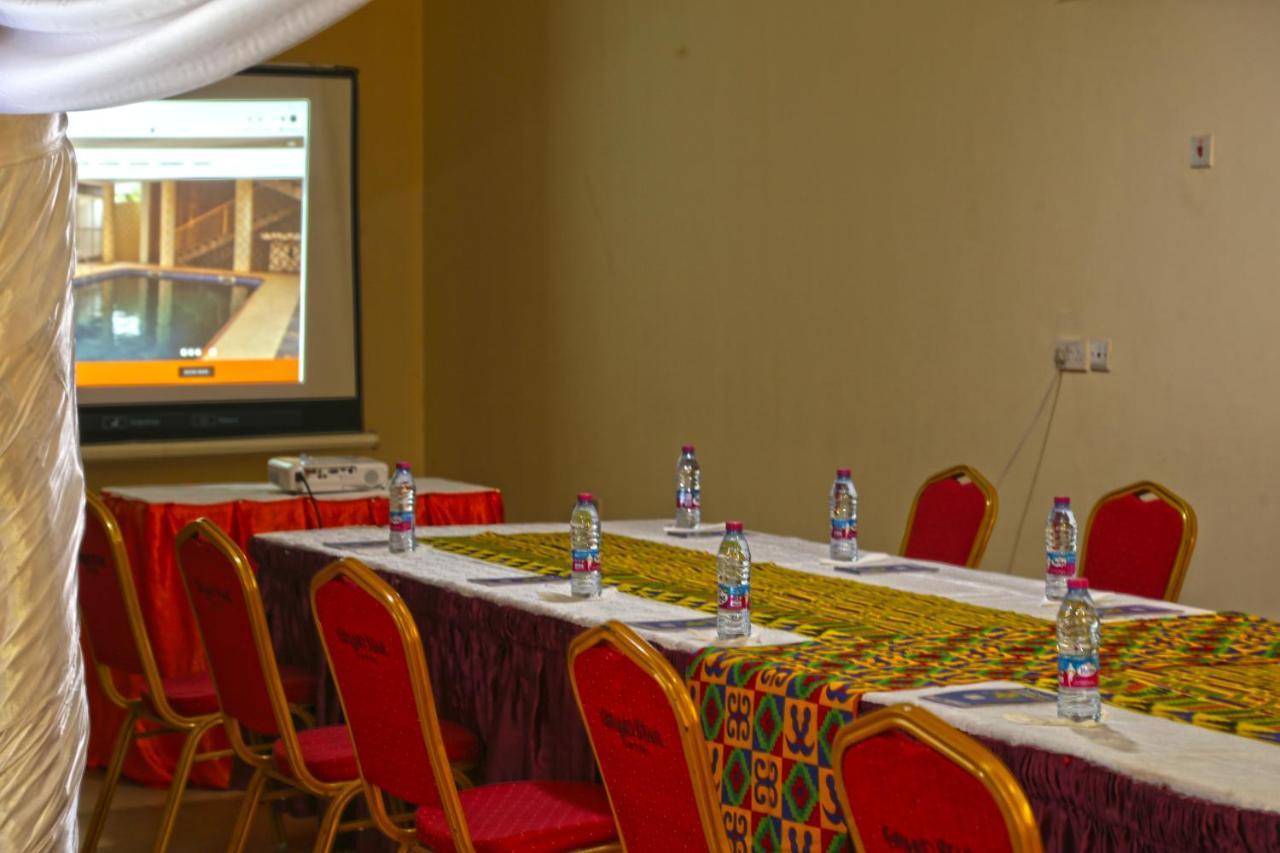 Grand Star Hotel North Legon Экстерьер фото