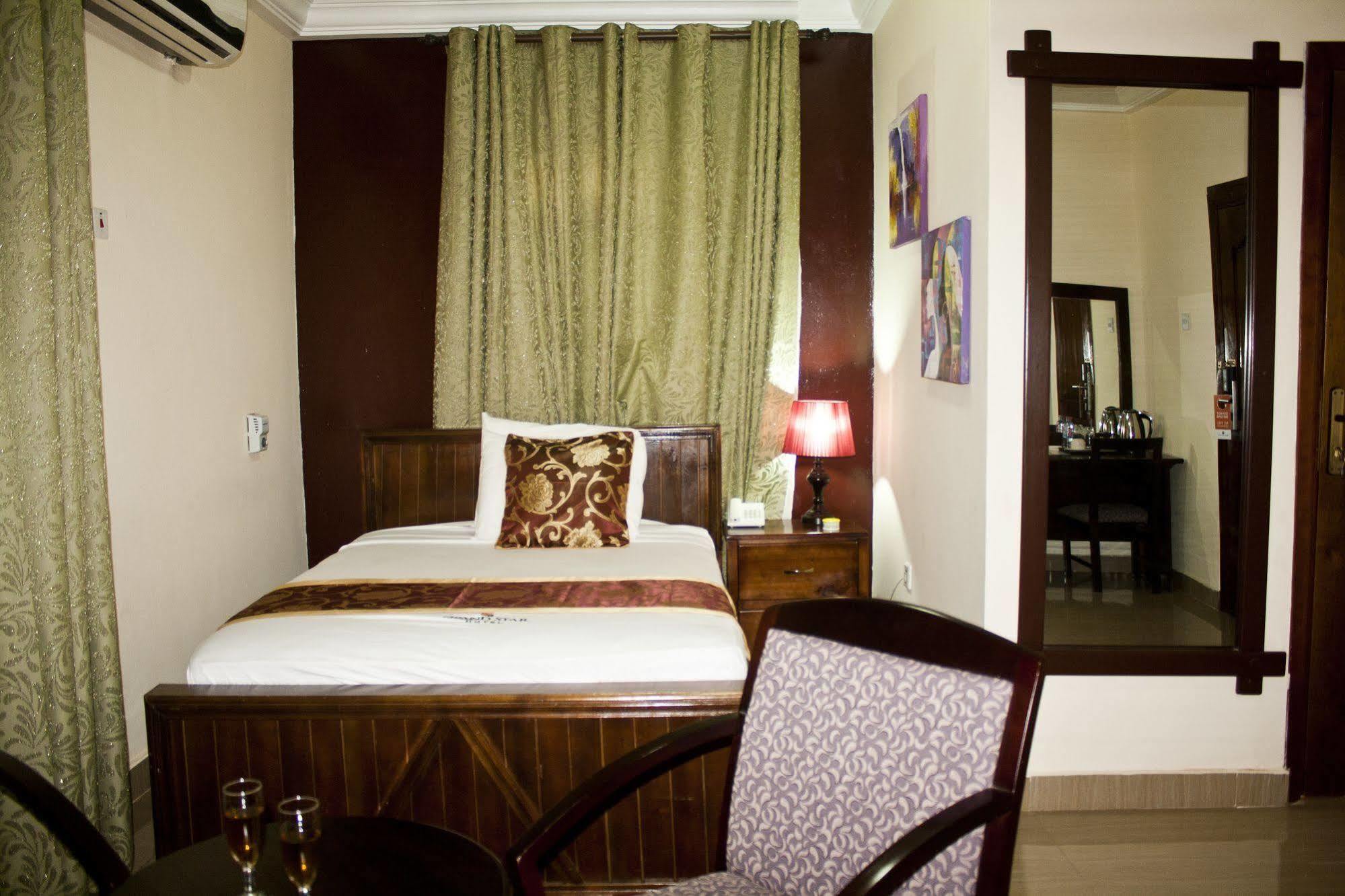 Grand Star Hotel North Legon Экстерьер фото