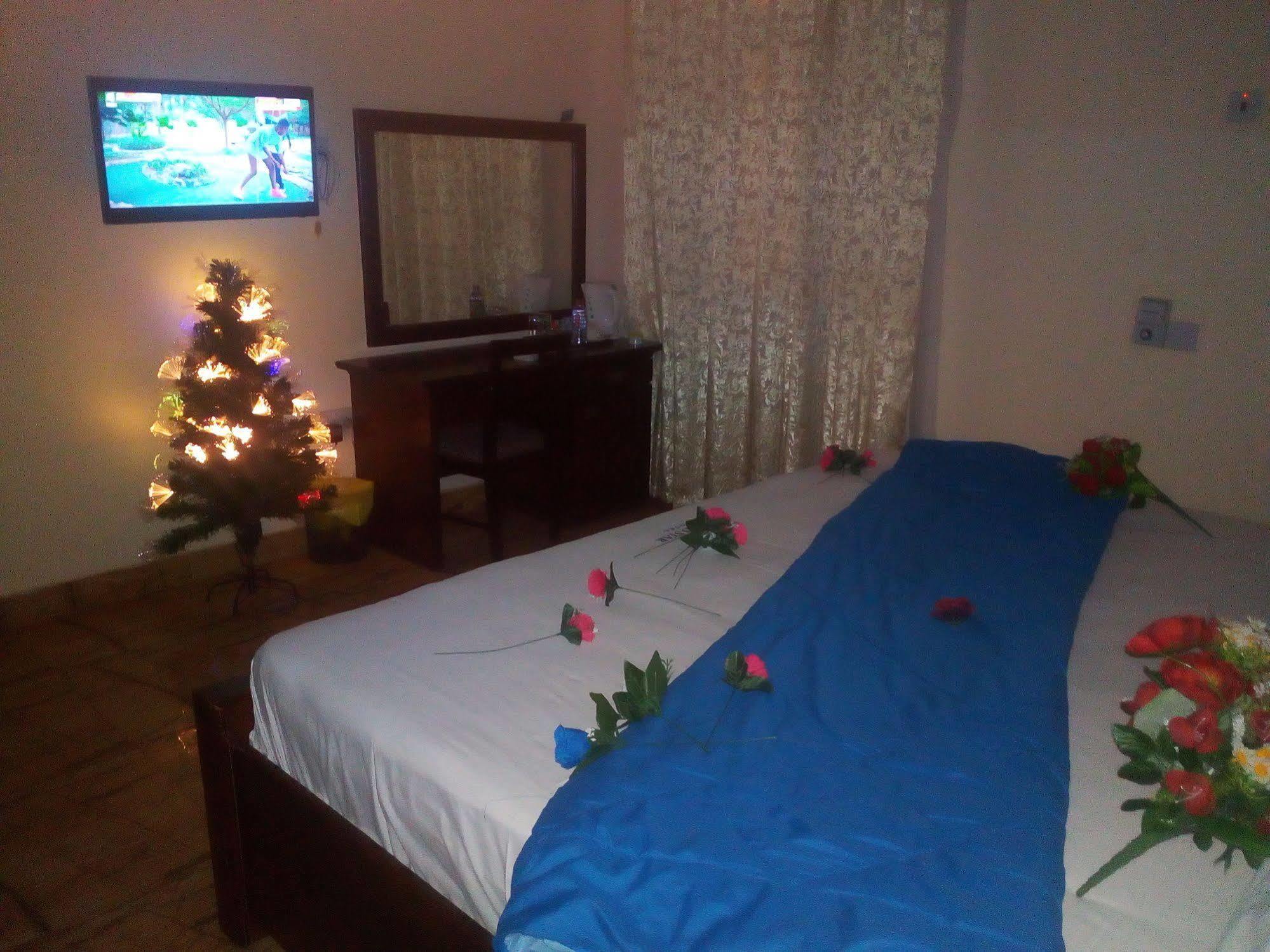Grand Star Hotel North Legon Экстерьер фото