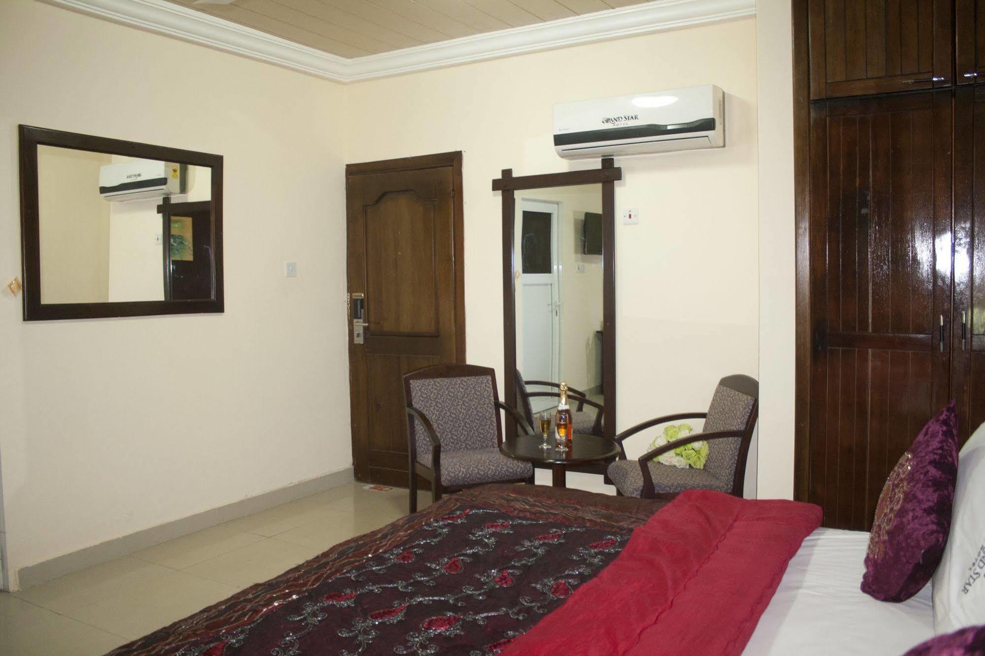 Grand Star Hotel North Legon Экстерьер фото